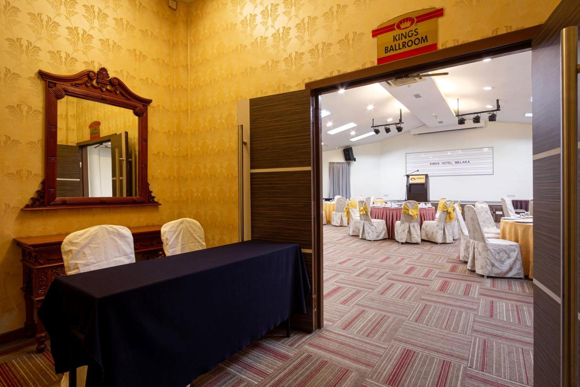 Kings Hotel Melaka Екстер'єр фото