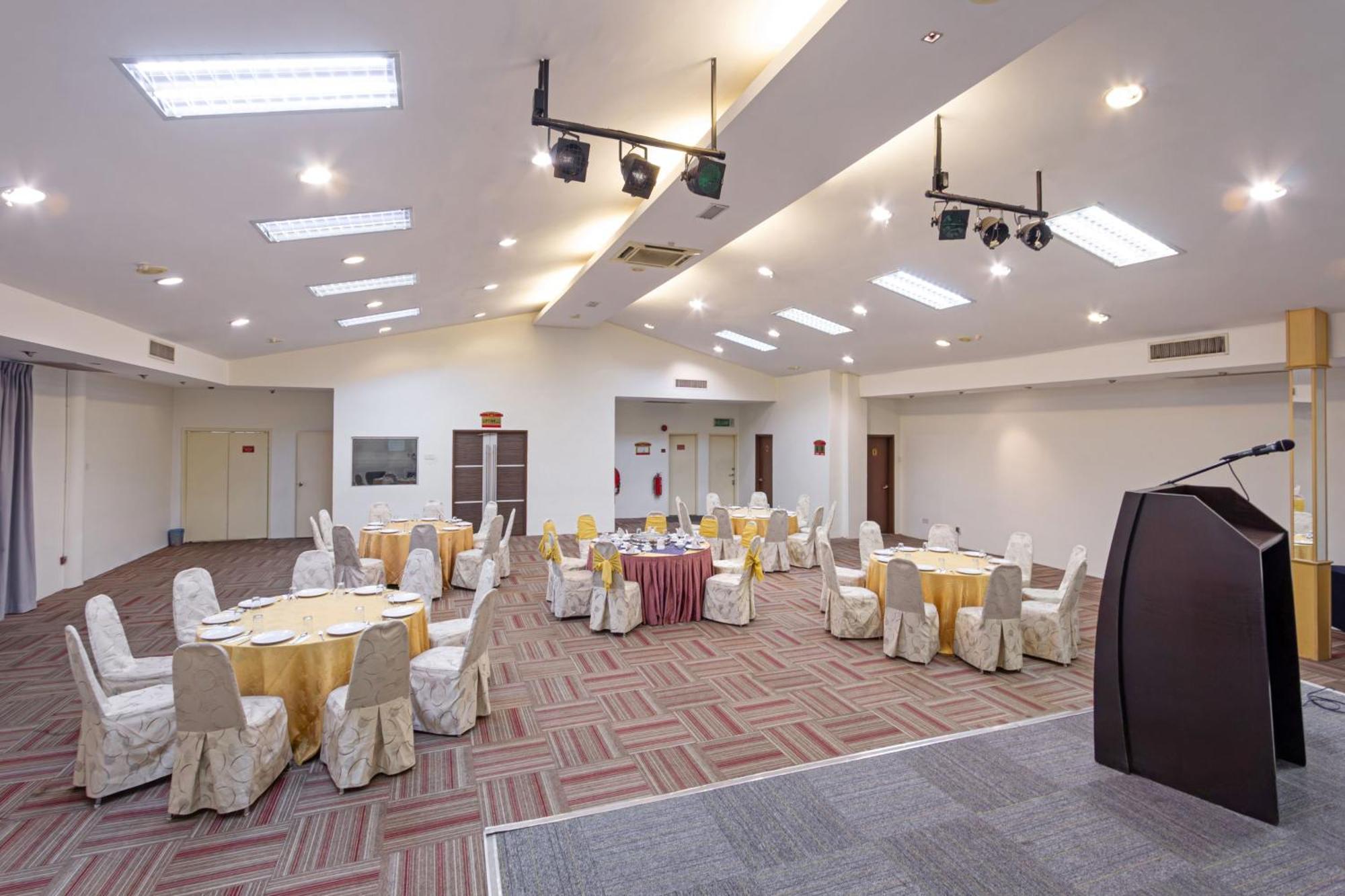 Kings Hotel Melaka Екстер'єр фото