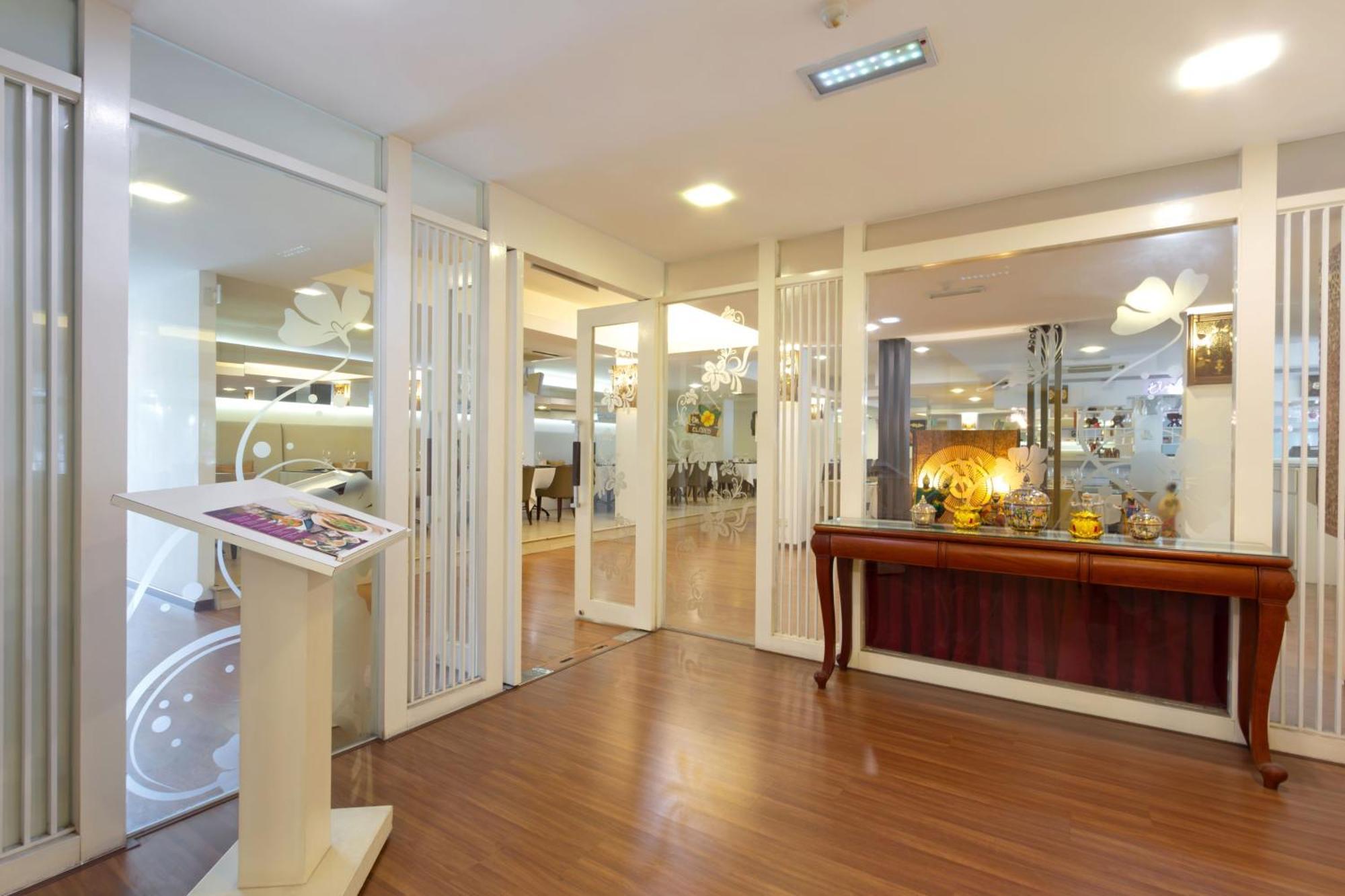Kings Hotel Melaka Екстер'єр фото