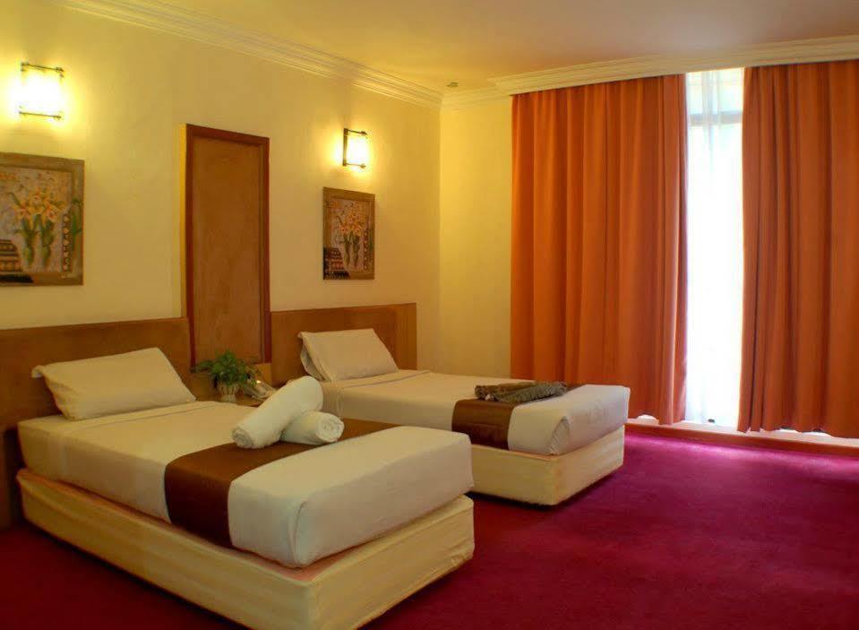 Kings Hotel Melaka Екстер'єр фото